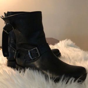 Size 7 Women’s Frye Boots